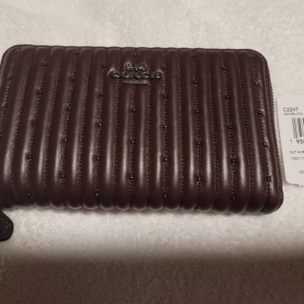 NWT COACH Medium ID zip around wallet - Picture 4 of 8